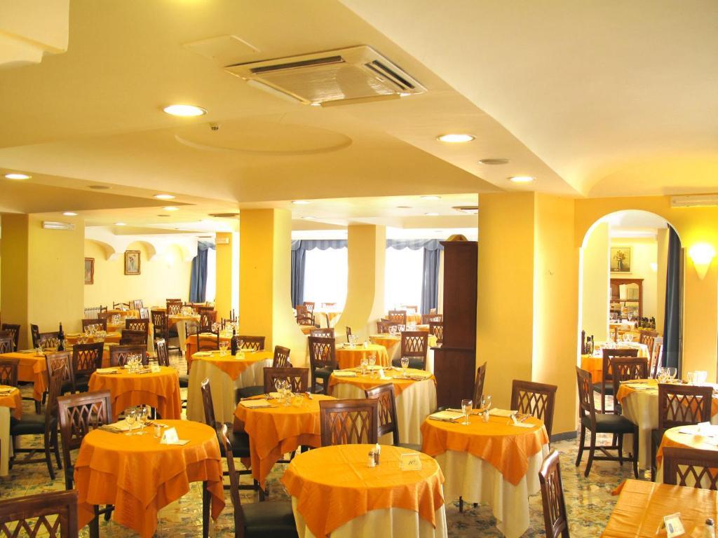 Hotel Ambasciatori Іскія Екстер'єр фото