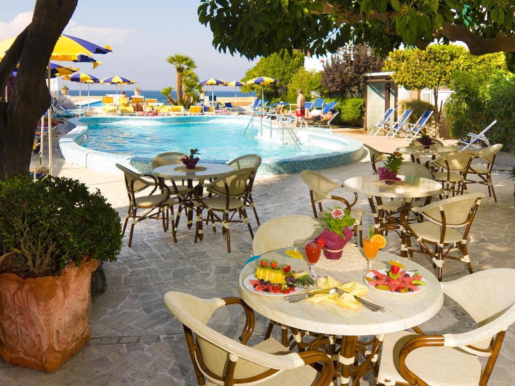 Hotel Ambasciatori Іскія Екстер'єр фото