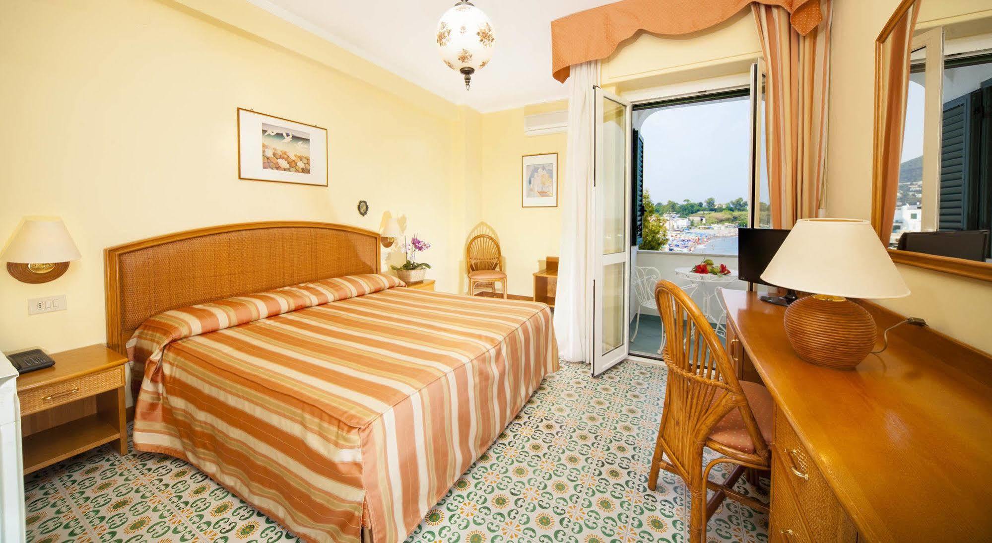 Hotel Ambasciatori Іскія Екстер'єр фото